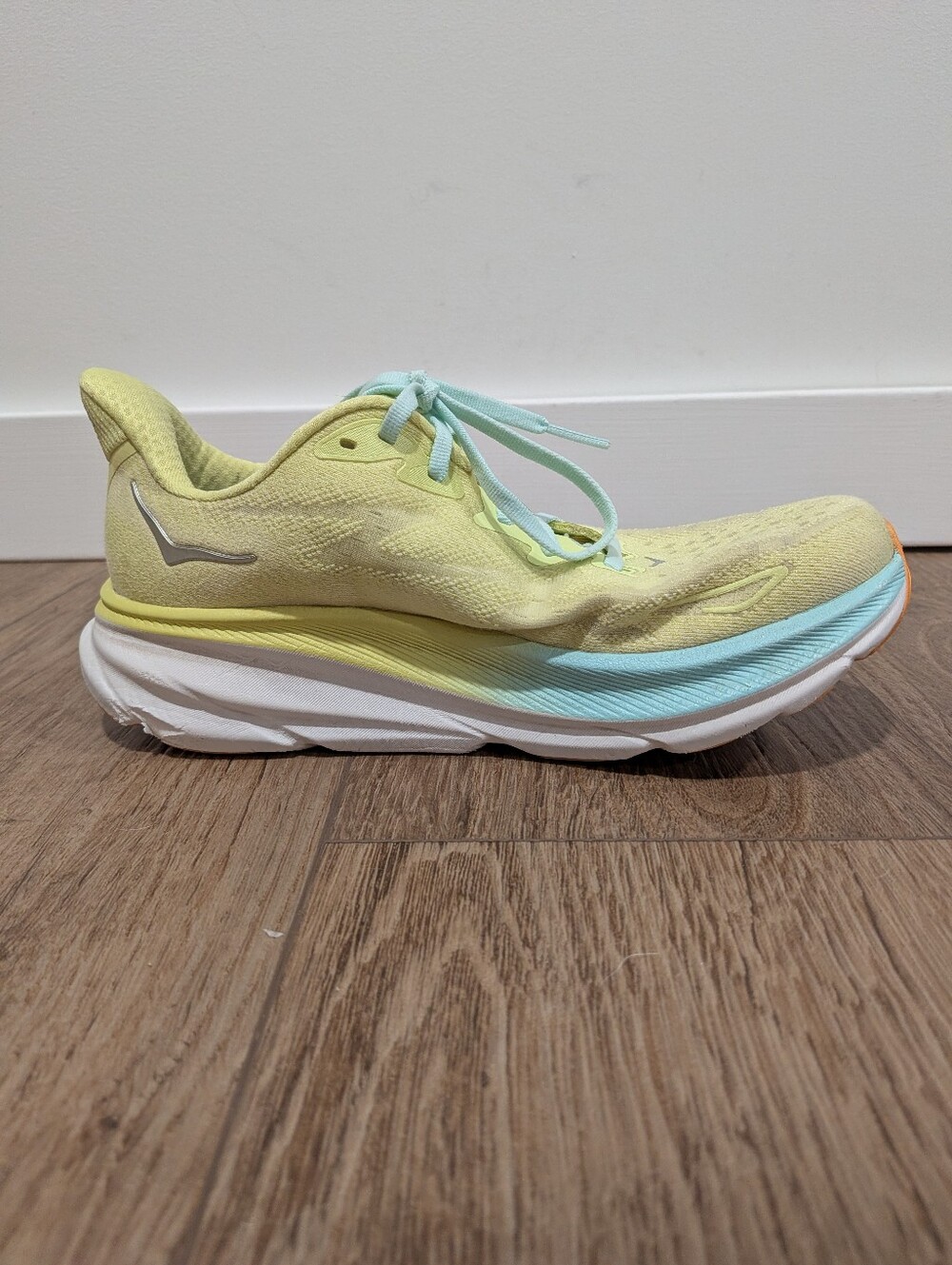 HOKA Clifton 9 Size 7.5B - Picture 10 of 12